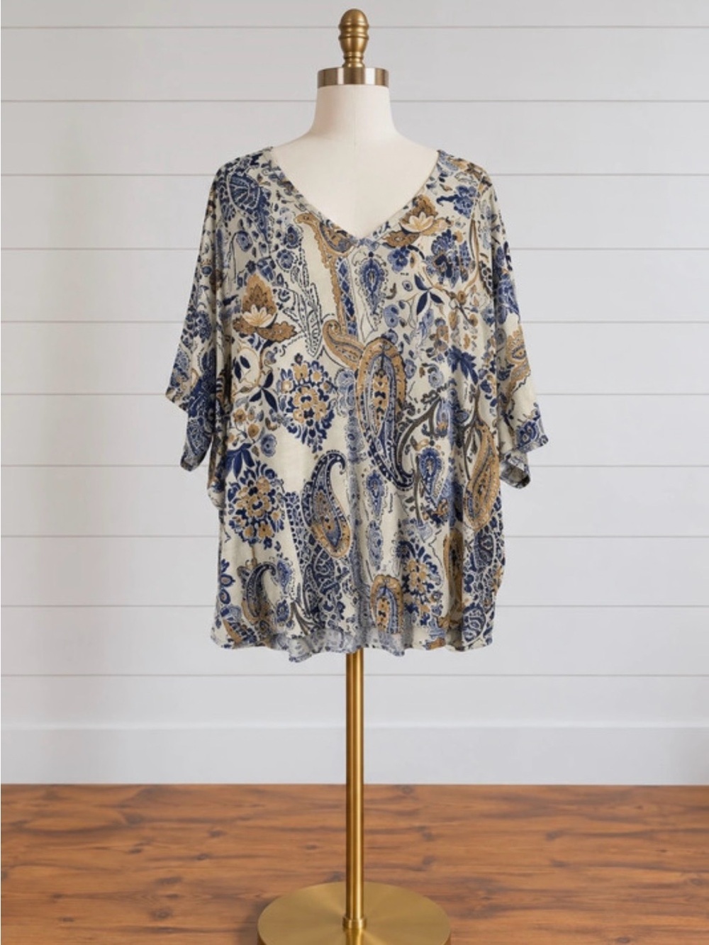 Women's 1X PLUS Paisley Blue Mustard Stretch Short Sleeve Casul V-Neck Blouse